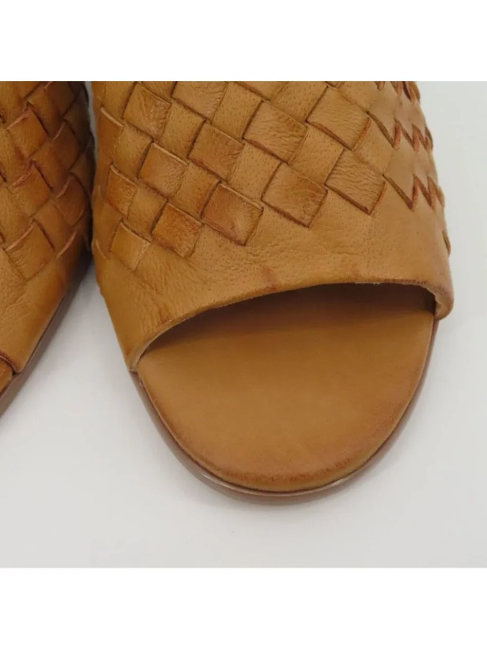 Trotters Women 7 N Brown Leather Basketweave Woven Slide Heels Sandals Shoes